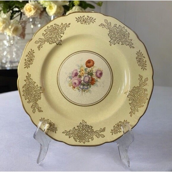 VTG Tatler of Trenton Gilt Porcelain Plate Floral Bouquet w/Gold Embellishments - Picture 1 of 8